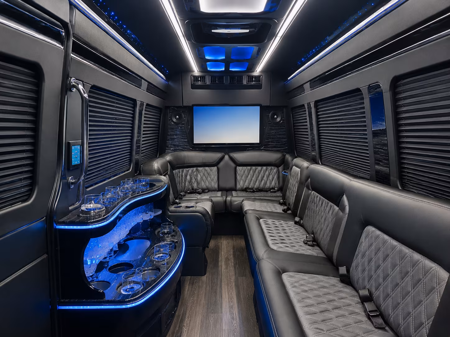 every guest arrives on time when you book a wedding shuttle in chandler